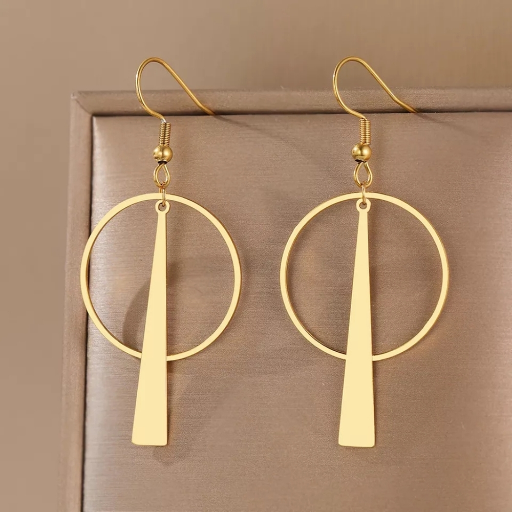 Lightweight Geometric Dangle Earrings